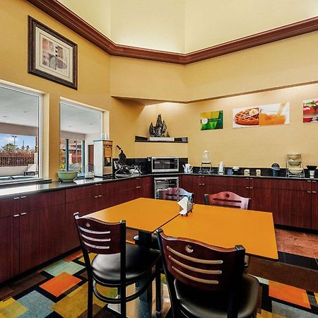 Quality Inn & Suites Сайпръс Екстериор снимка