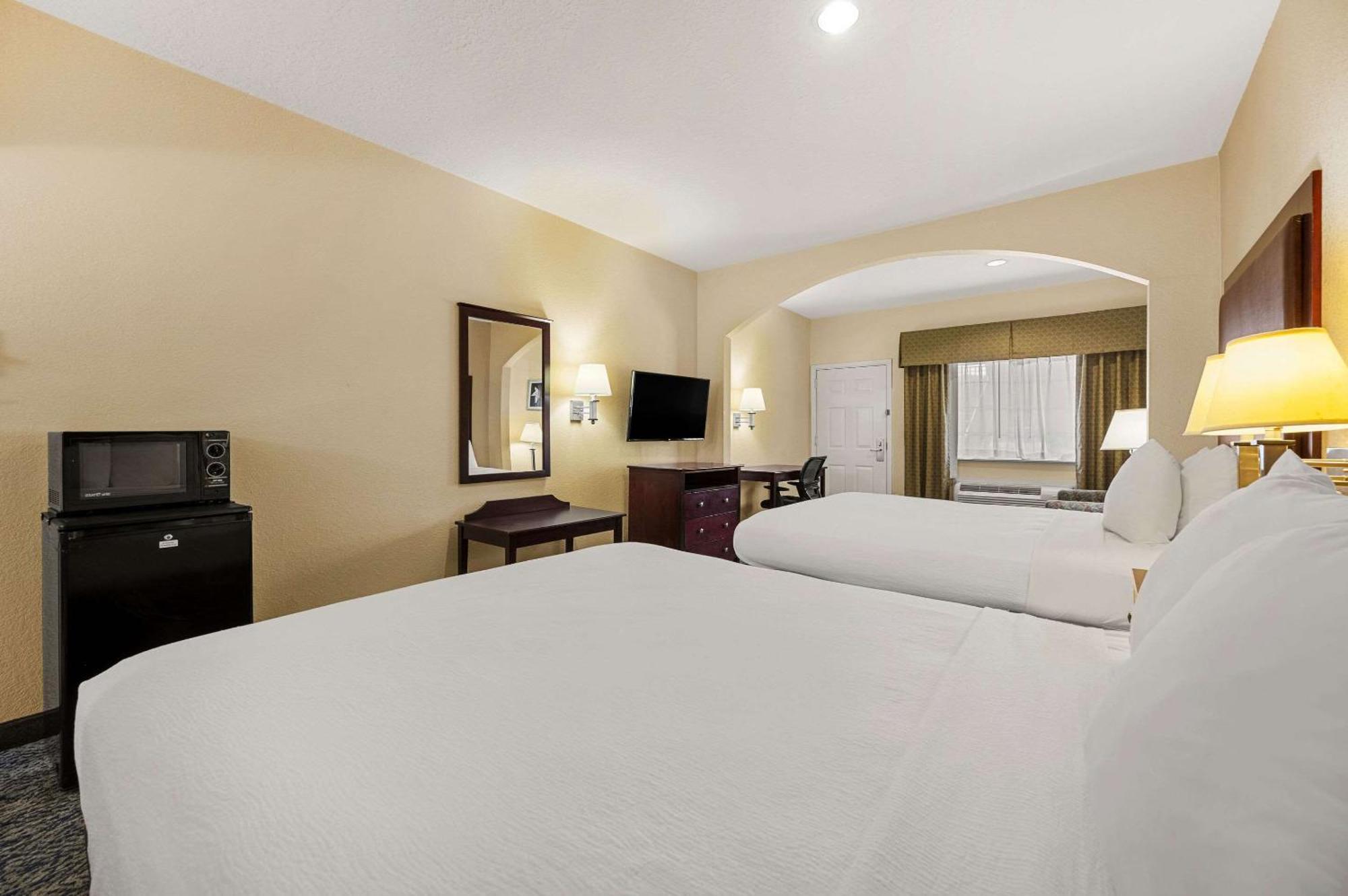 Quality Inn & Suites Сайпръс Екстериор снимка