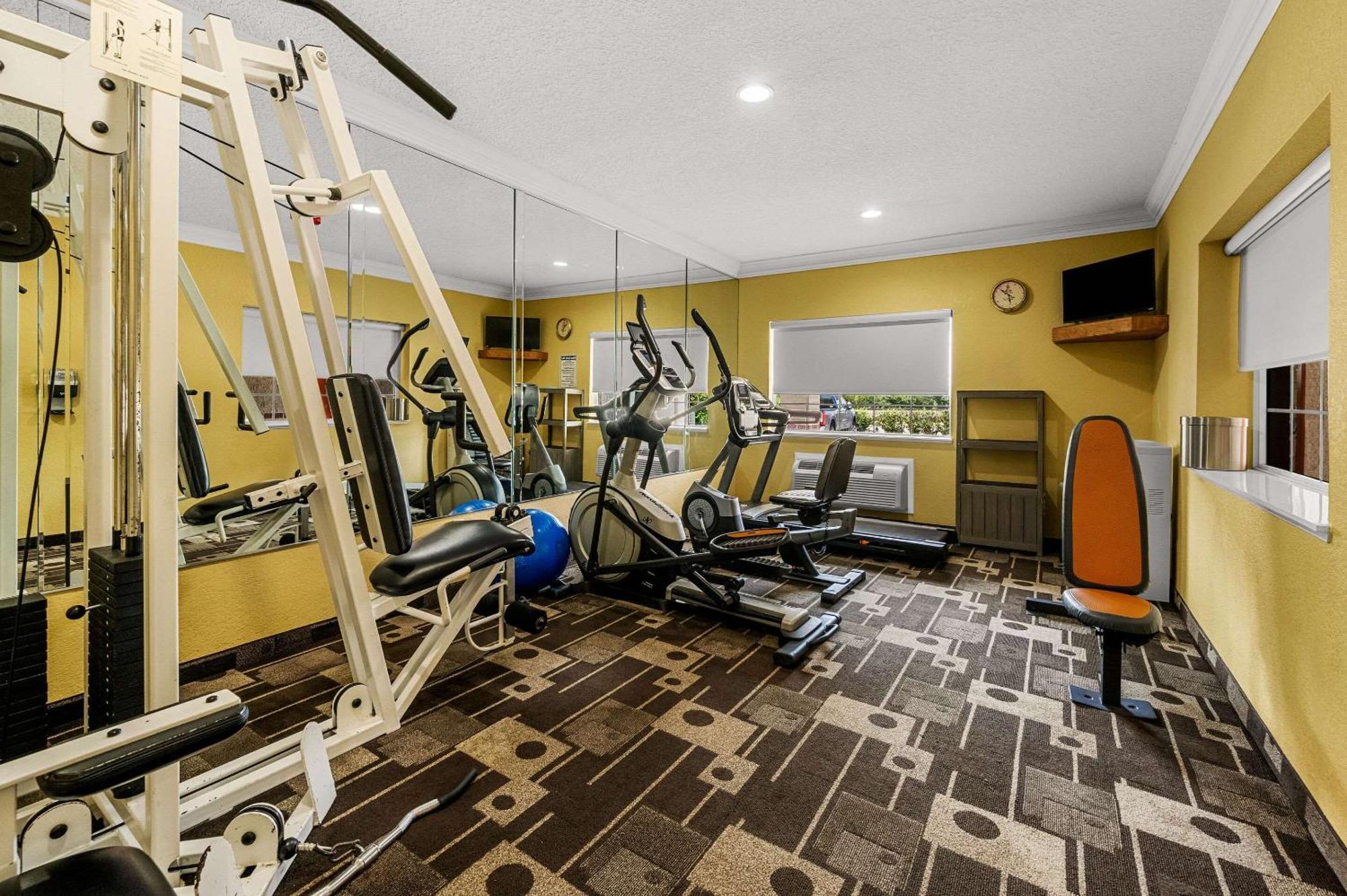 Quality Inn & Suites Сайпръс Екстериор снимка