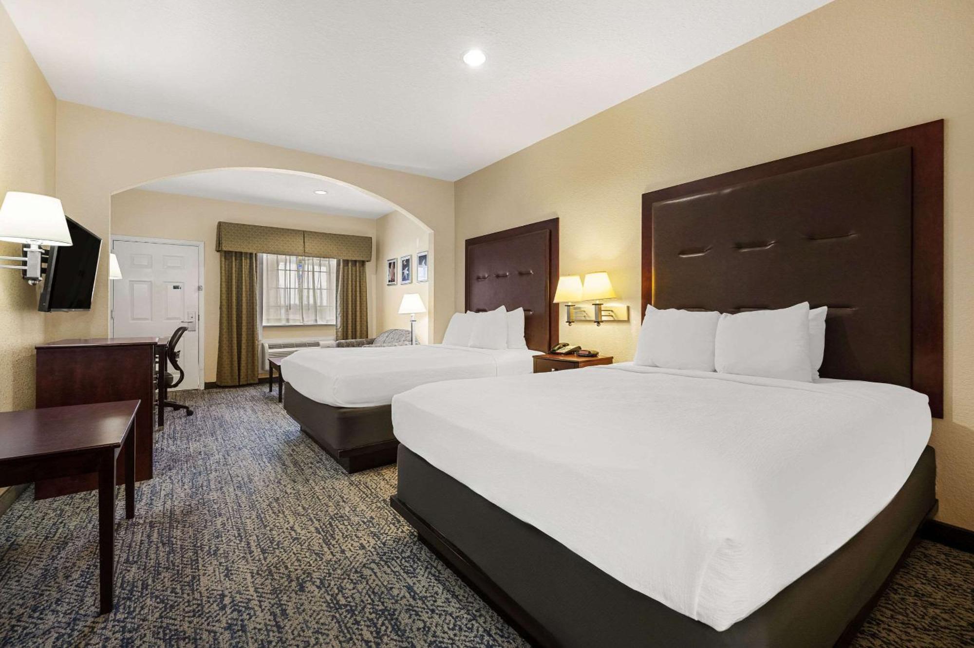 Quality Inn & Suites Сайпръс Екстериор снимка