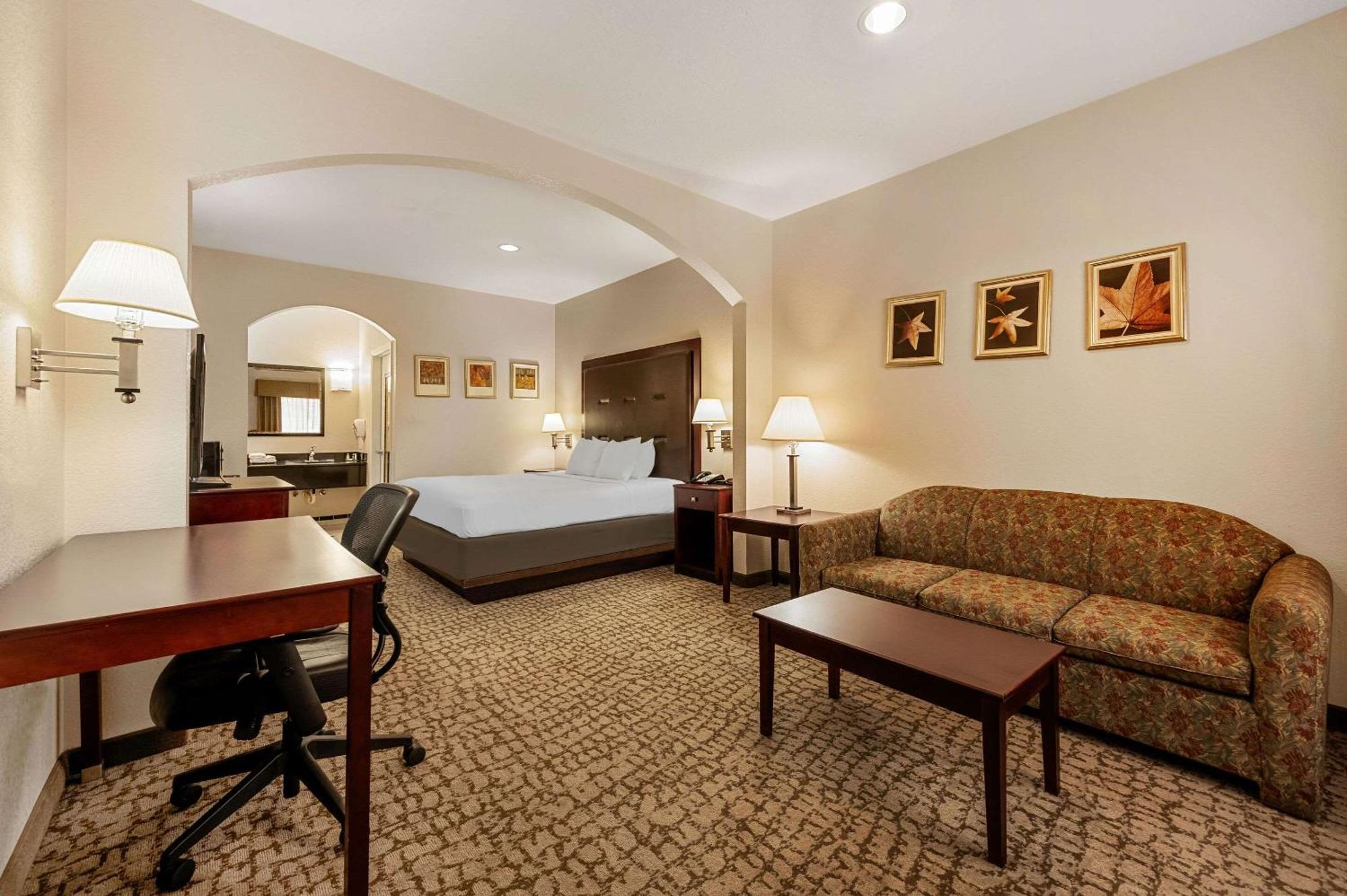 Quality Inn & Suites Сайпръс Екстериор снимка