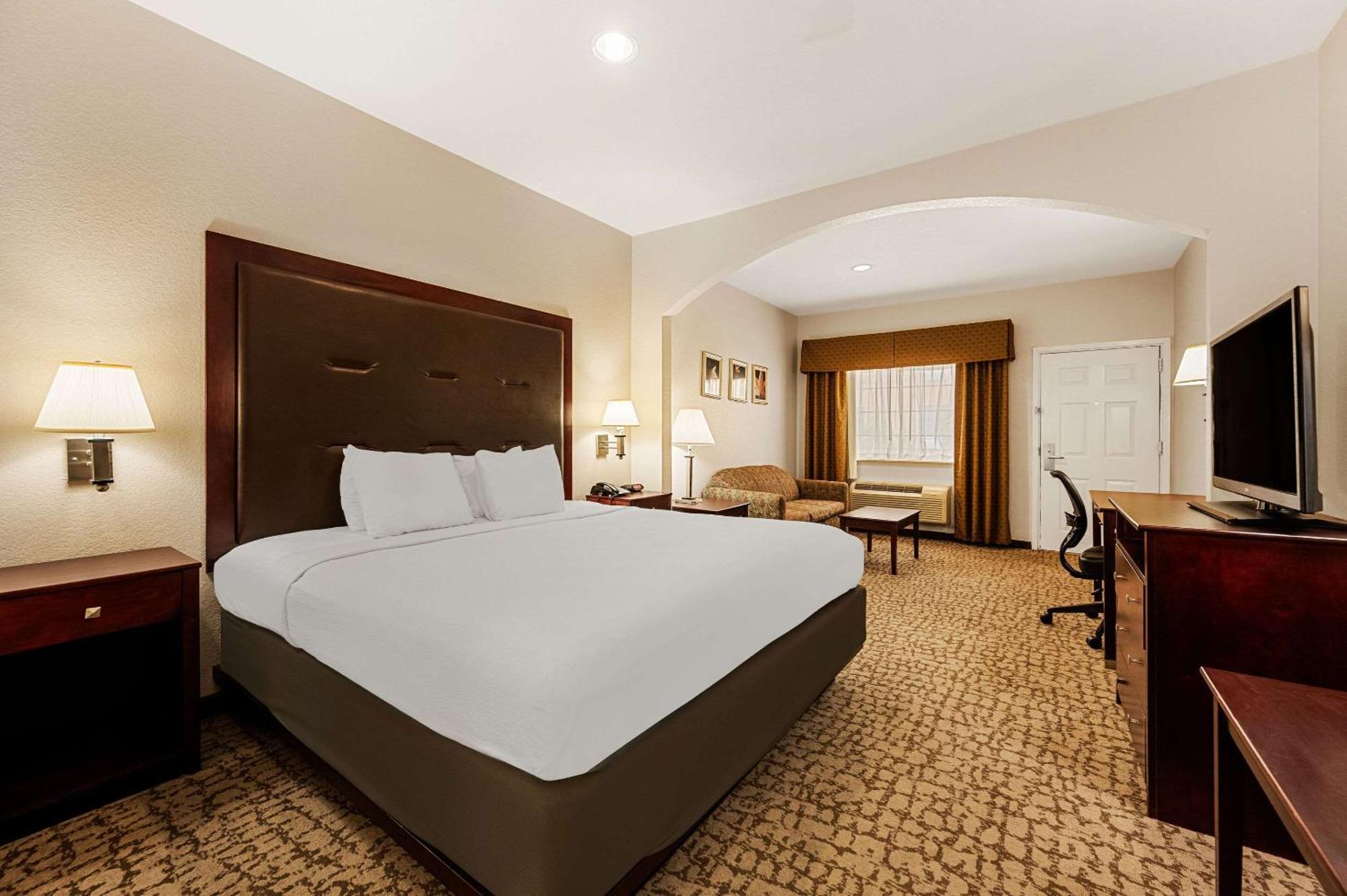 Quality Inn & Suites Сайпръс Екстериор снимка