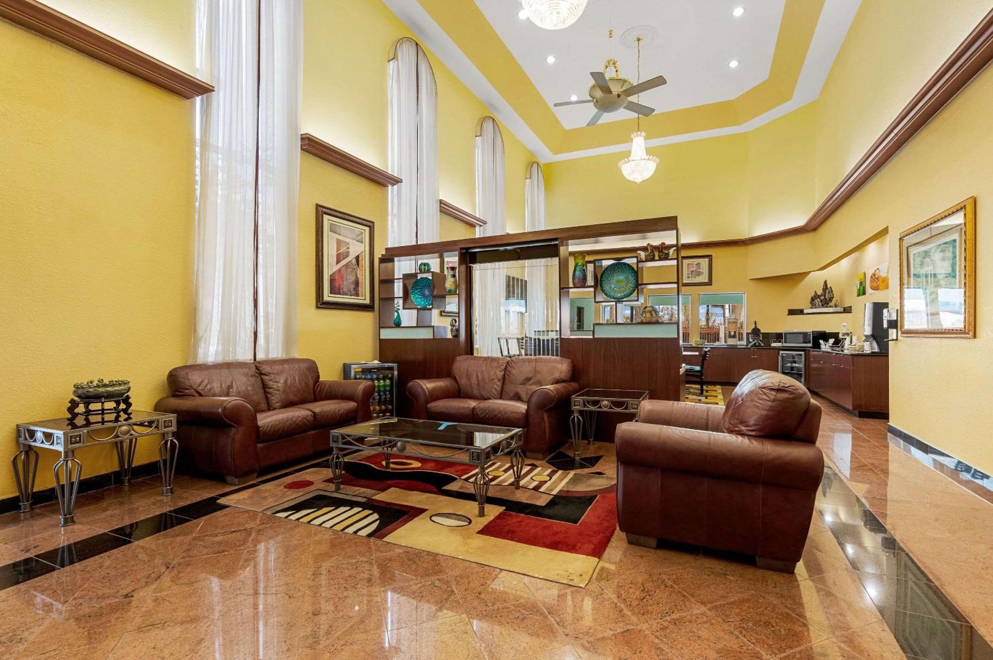 Quality Inn & Suites Сайпръс Екстериор снимка