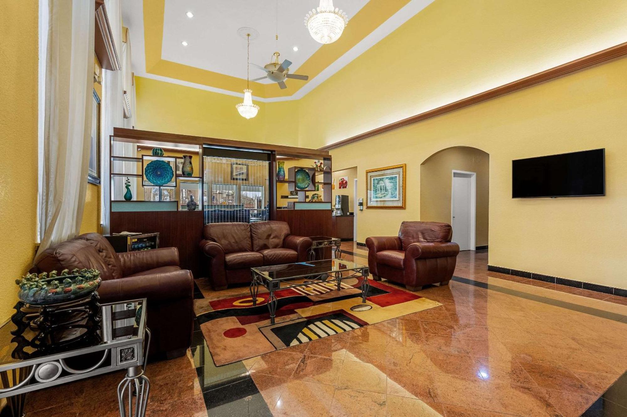 Quality Inn & Suites Сайпръс Екстериор снимка